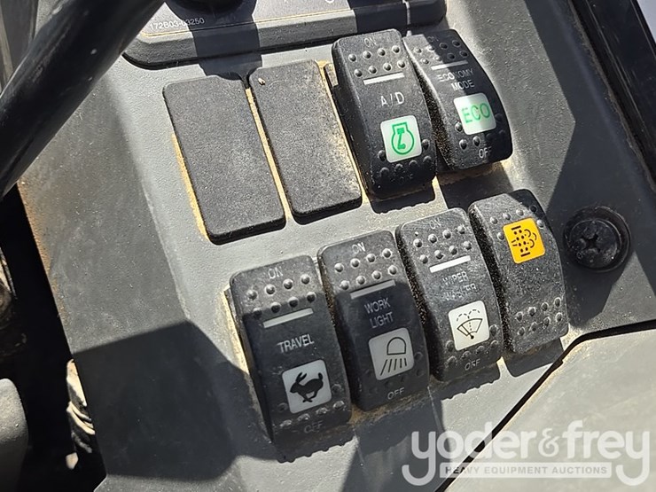 2022-yanmar-vio80-image-114