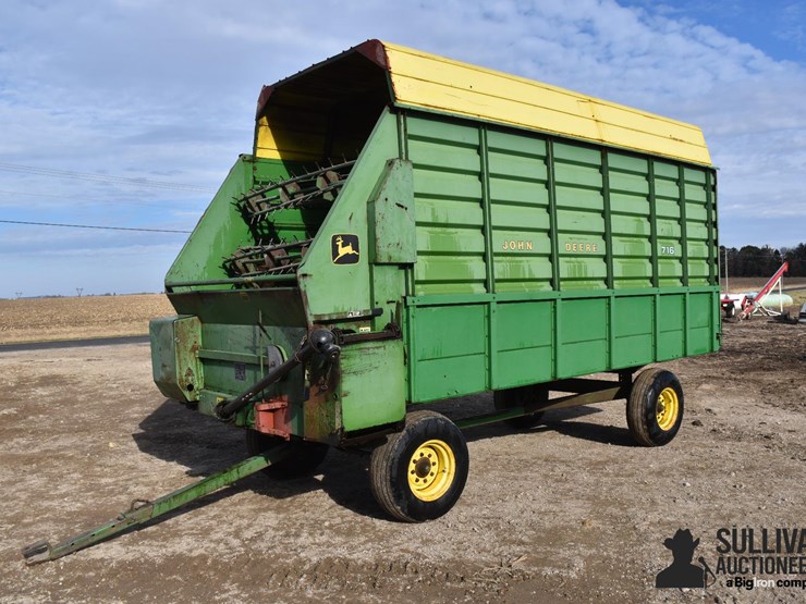john-deere-716-image-1