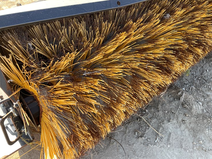 #6328-•-cat-84"-broom-sweeper-(#33177)-image-10