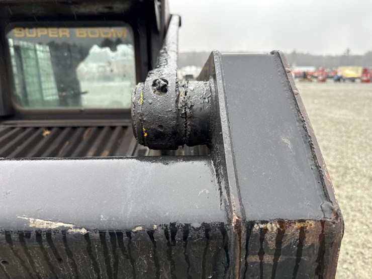 new-holland-lx885-image-29