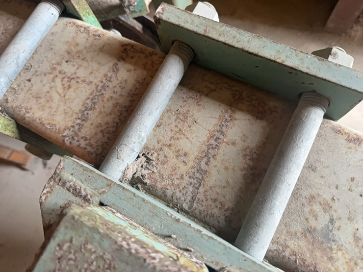 strickland-4-row-sweet-potato-inverting-plow-image-8