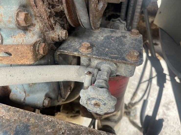 #1633-•-1995-freightliner-usf-1e-sleeper-cab-truck-tractor-image-43