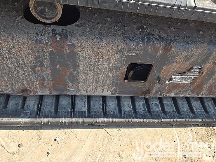 2020-deere-35g-image-31