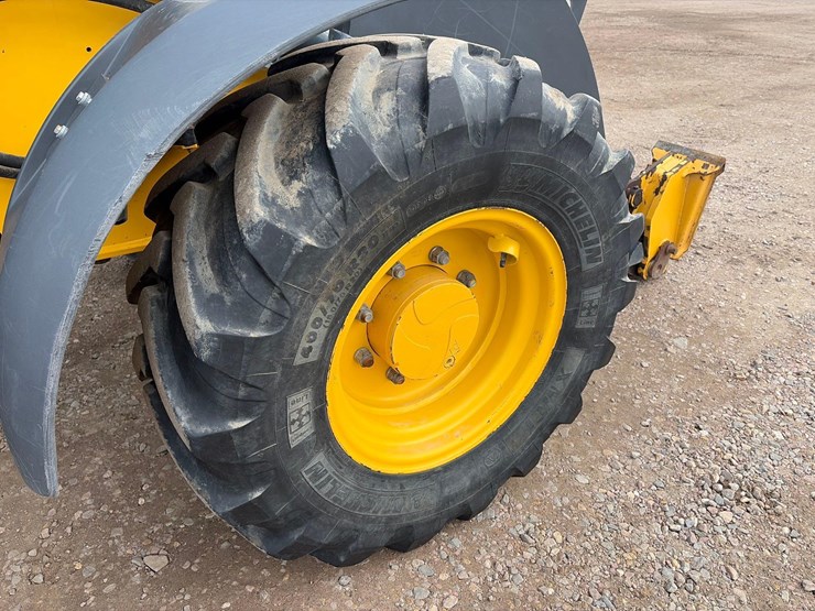 john-deere-324-image-53