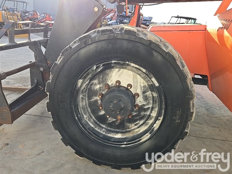 2016-sky-trak-8042-image-15