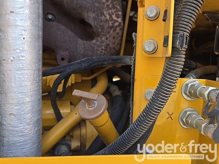 2017-deere-872g-image-100