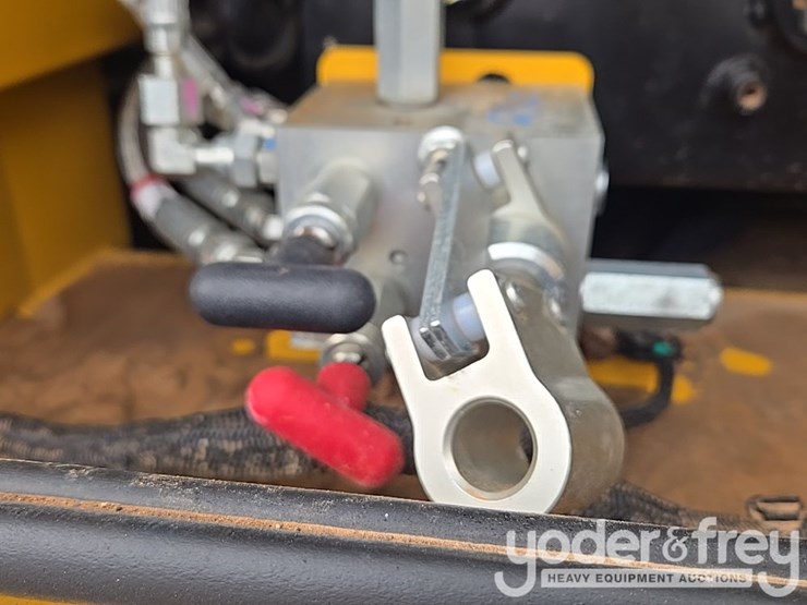 2019-deere-850l-wlt-image-71