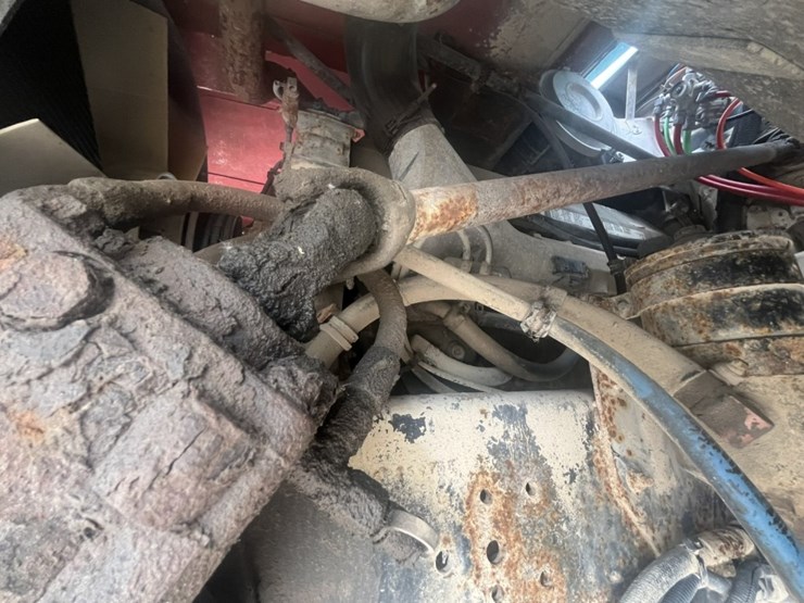 #1633-•-1995-freightliner-usf-1e-sleeper-cab-truck-tractor-image-61