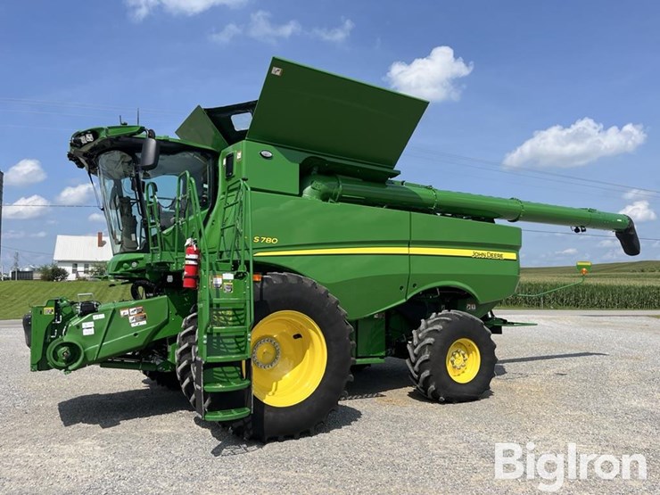 2024-john-deere-s780-image-1