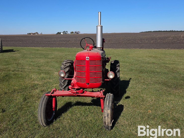 1948-farmall-super-a-2wd-tractor-image-2