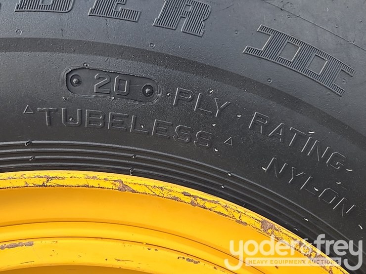 2017-deere-872g-image-70