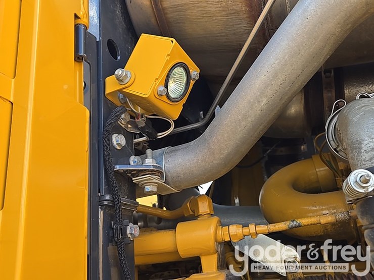 2017-deere-872g-image-97