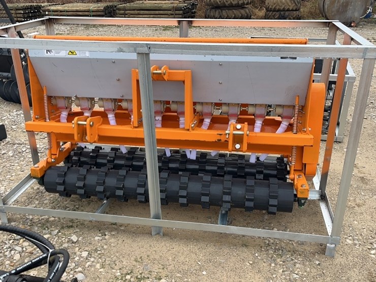 caterpillar-12-image-1