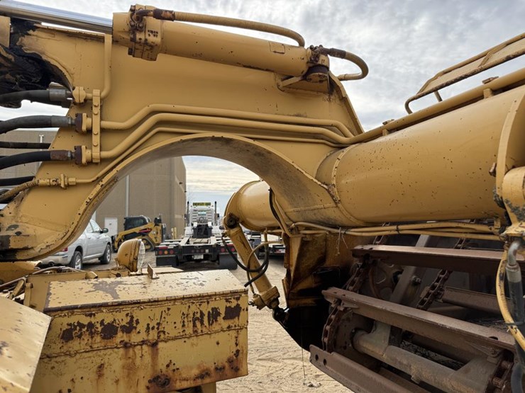 caterpillar-613b-image-14