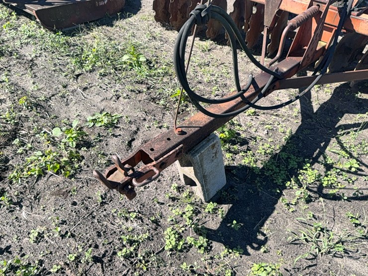 massey-ferguson-620-image-14