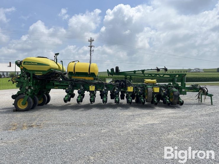 2020-john-deere-1775-image-4