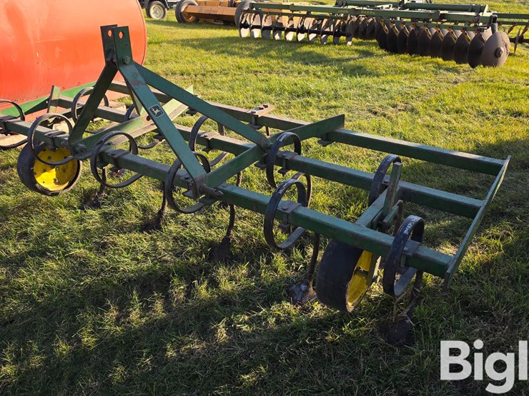 john-deere-f11-field-cultivator-image-1