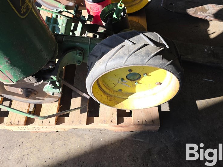 john-deere-2r30"-planter-image-19