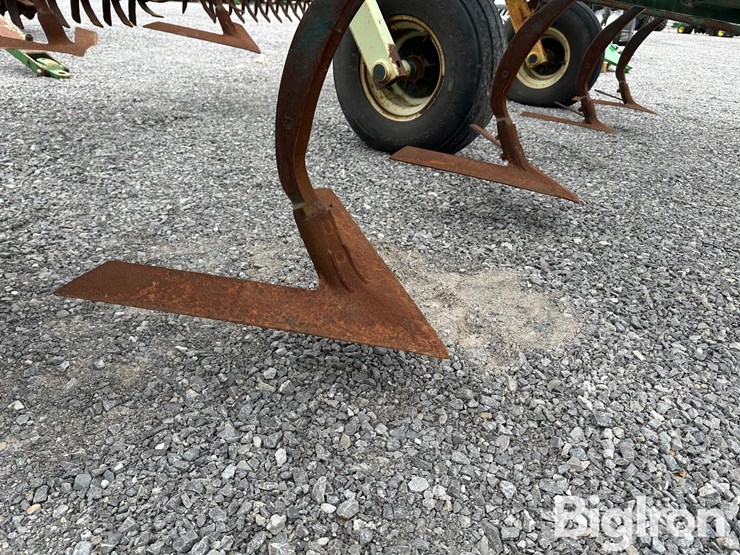 orthman-fallowmaster-930-42'-sweep-plow-image-12