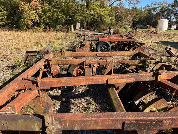 13’-case-disk,-needs-work,-no-hydraulics,-frame-for-drag-board,-located-at-276-jonestown-rd-snowhill,-n-c-image-2