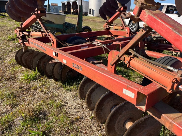 case-ih-3800-image-6