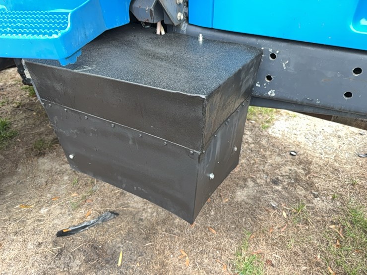 new-holland-8770-image-43