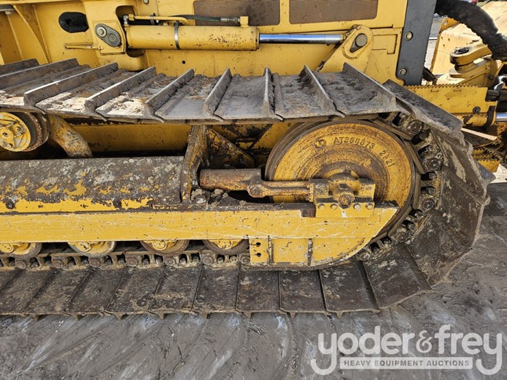 2015-deere-450j-image-12