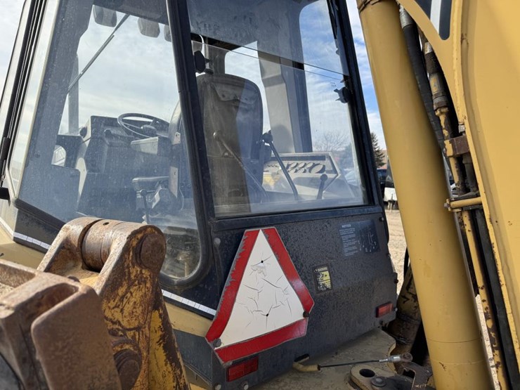 caterpillar-416b-image-17