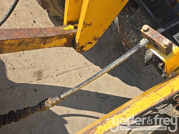 2018-komatsu-wa200-8-image-43