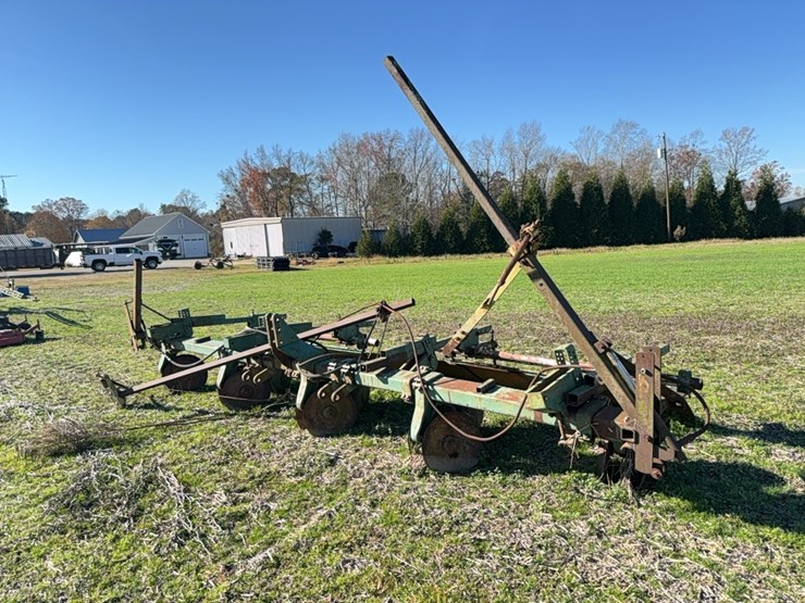 row-bedder---4-row-with-kmc-dirt-door-located-at-107-jernigan-swamp-rd.,-ahoskie,-nc-image-10