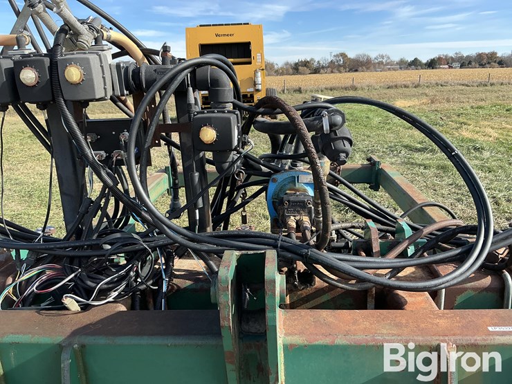 strip-cat-strip-tiller-image-10