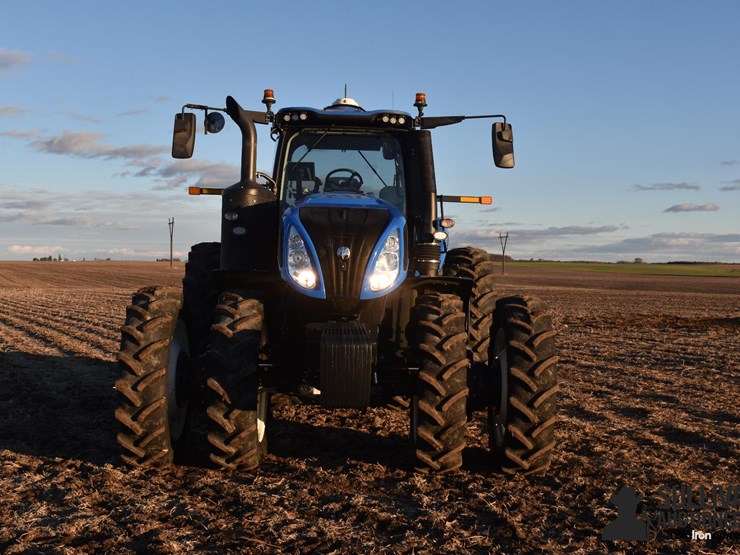 2022-new-holland-t8.320-image-2