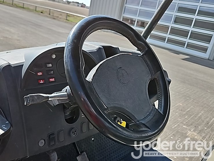 2021-club-car-carryall-1700-image-34