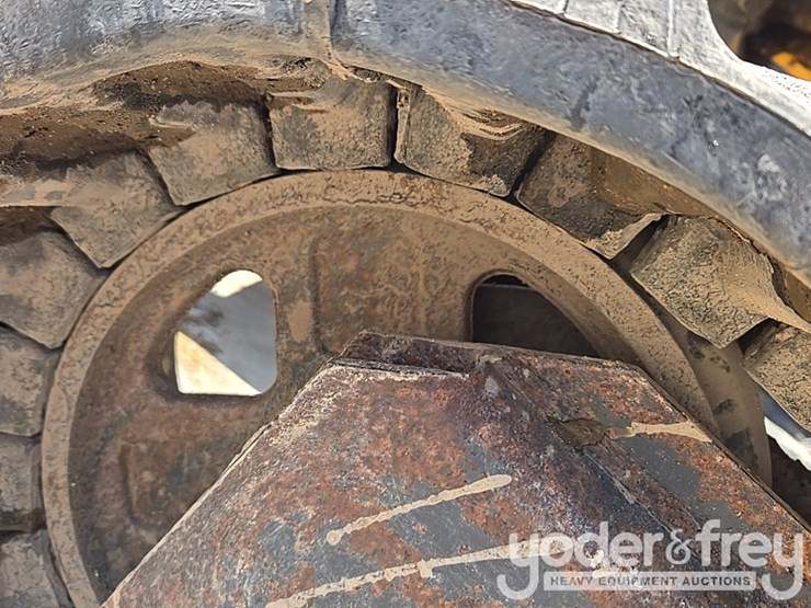 2020-deere-35g-image-23