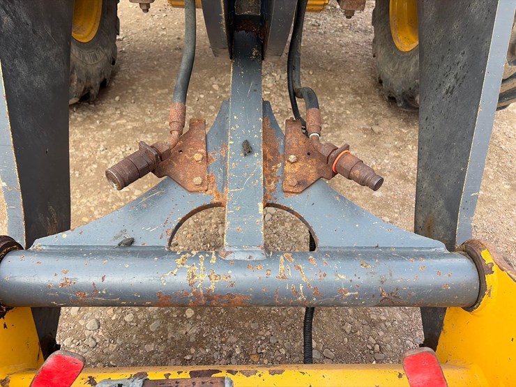 john-deere-324-image-18