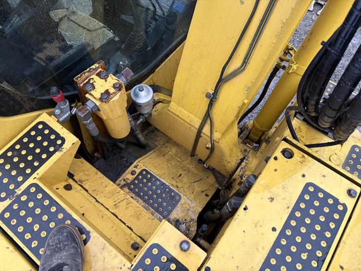 komatsu-pc138us-image-44