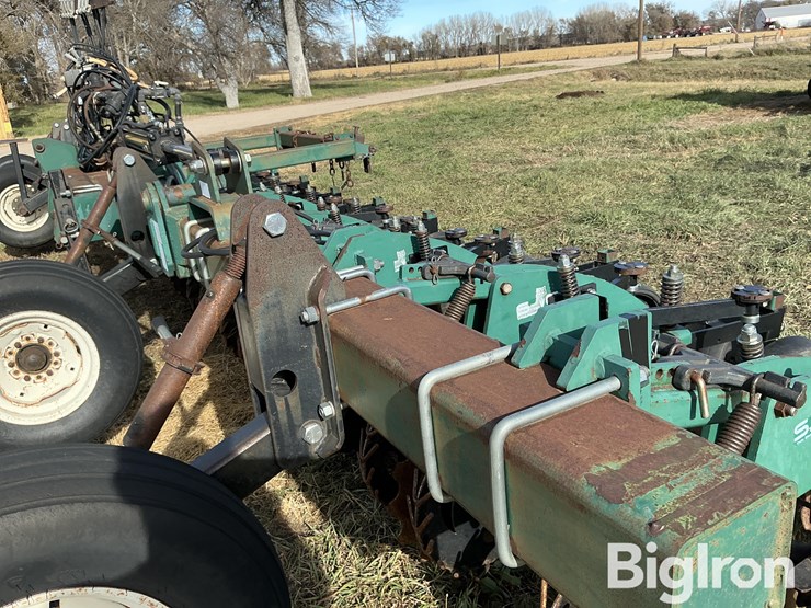 strip-cat-strip-tiller-image-15