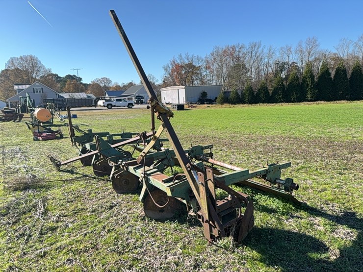 row-bedder---4-row-with-kmc-dirt-door-located-at-107-jernigan-swamp-rd.,-ahoskie,-nc-image-12