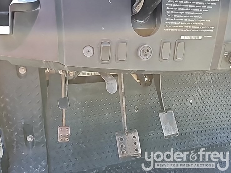 2021-club-car-carryall-1700-image-33