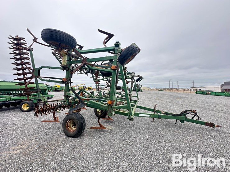 orthman-fallowmaster-930-42'-sweep-plow-image-4
