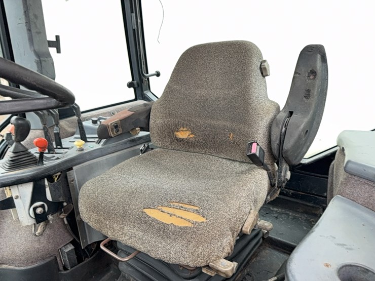 new-holland-8770-image-111