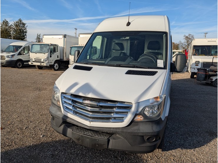 2017-freightliner-sprinter-image-2