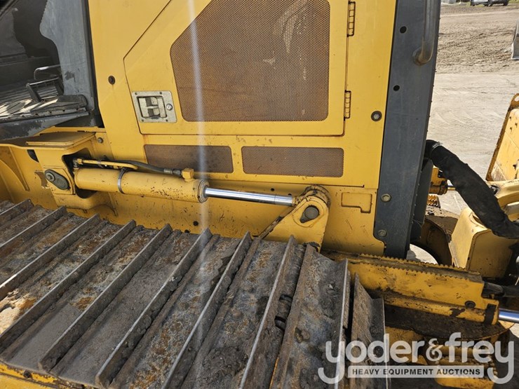 2015-deere-450j-image-14