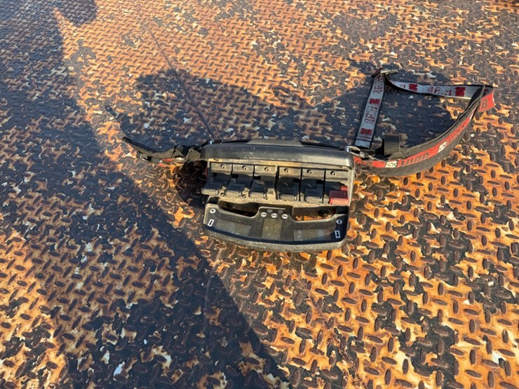 2012-hiab-288-ep-5-hipro-knuckle-crane-w/-22'6"-x-102"-steel-flatbed-w/-headache-rack-&-hiab-forks-image-11