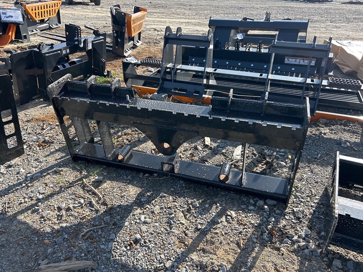 #50-•-skid-steer-pallet-fork-/-hay-spear-frame-image-1