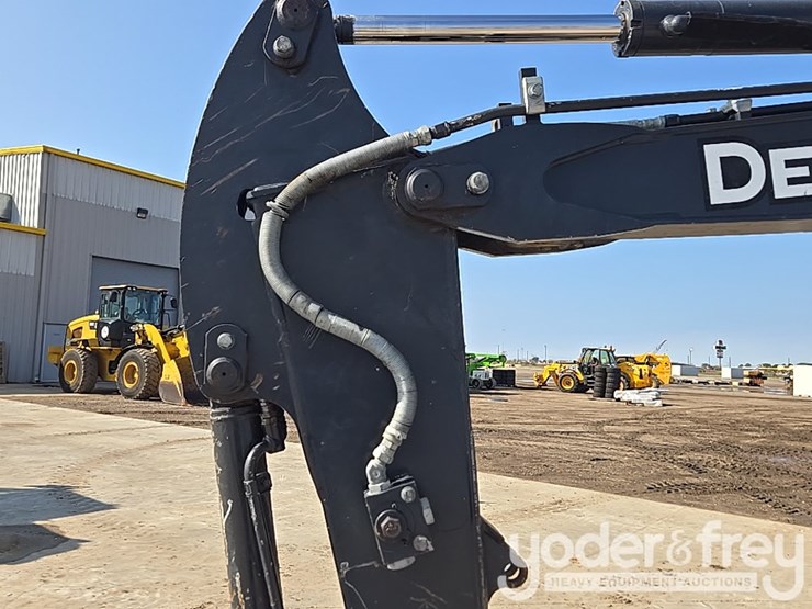 2020-deere-35g-image-33