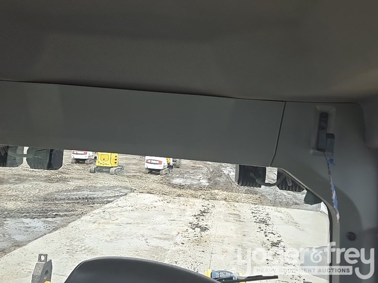 2019-deere-850l-wlt-image-105