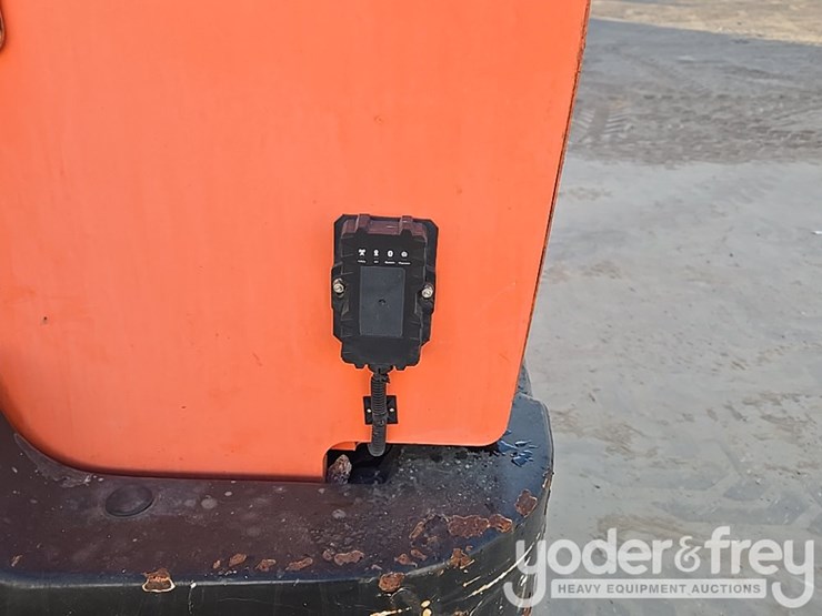 2016-sky-trak-8042-image-52