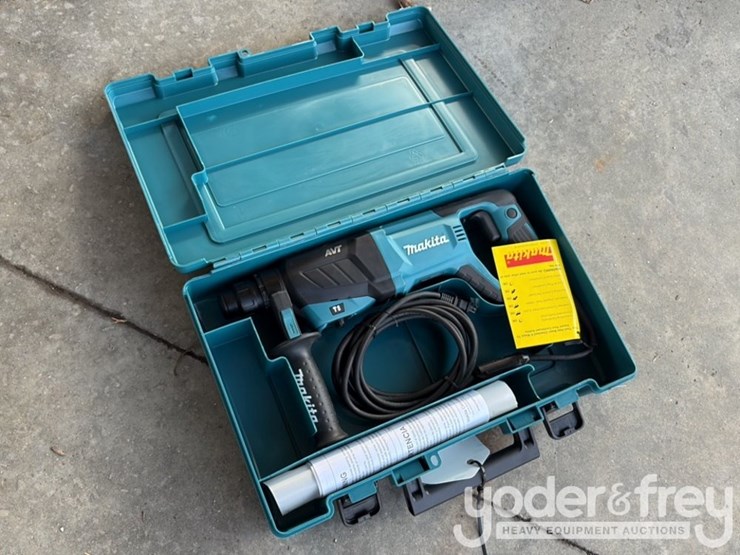 makita-1"-rotary-hammer-corded,-hr2641-(1yr-factory-warranty)-image-1