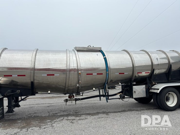 1982-trailmobile-trailer-image-4